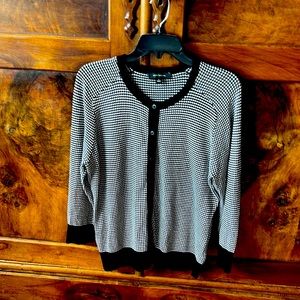 ANN TAYLOR beautiful light weight 3/4 sleeve cardigan - size L